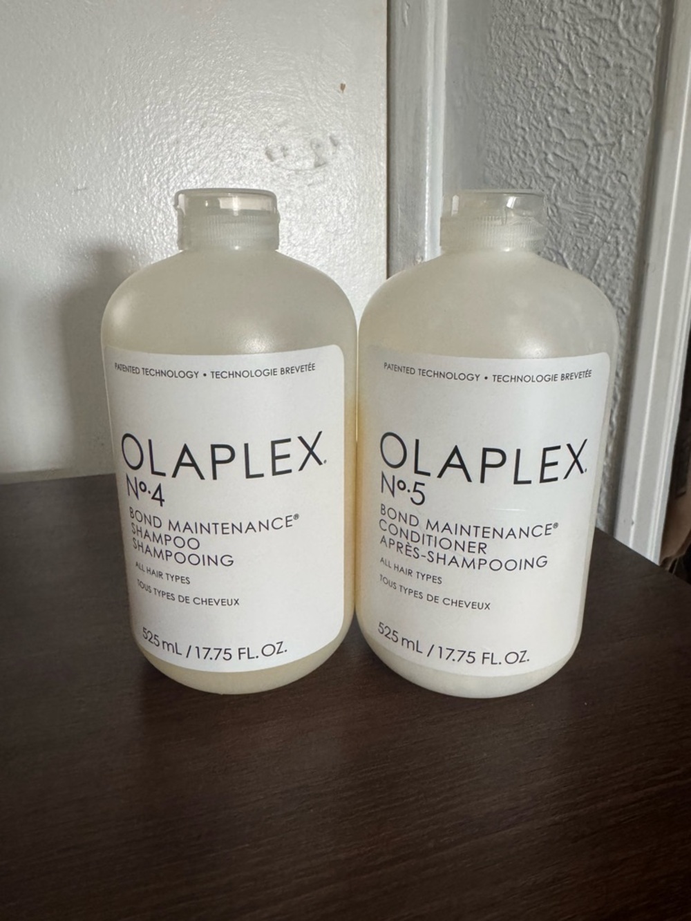 OLAPLEX No.4 Shampoo & No.5 Conditioner Duo - White